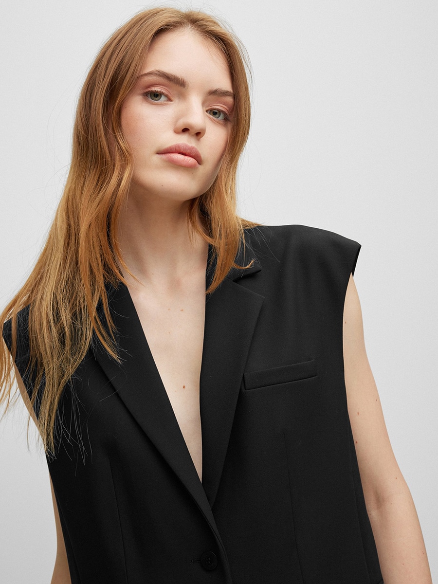Hugo-women-fashion-sleevless blazer-fall22 